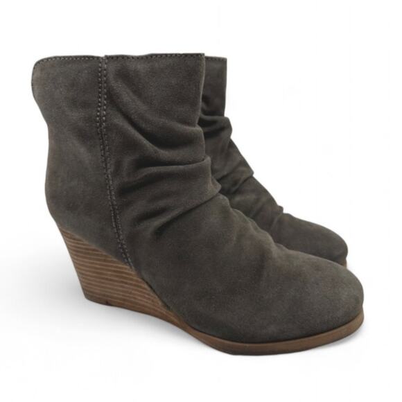 Diba Bailey Suede Ankle Bootie Wedge Heel Round Toe Ruched Gray Womens US7.5M - Picture 1 of 9